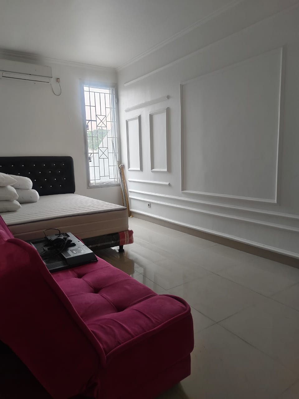 Disewakan Rumah di Grand Taruma